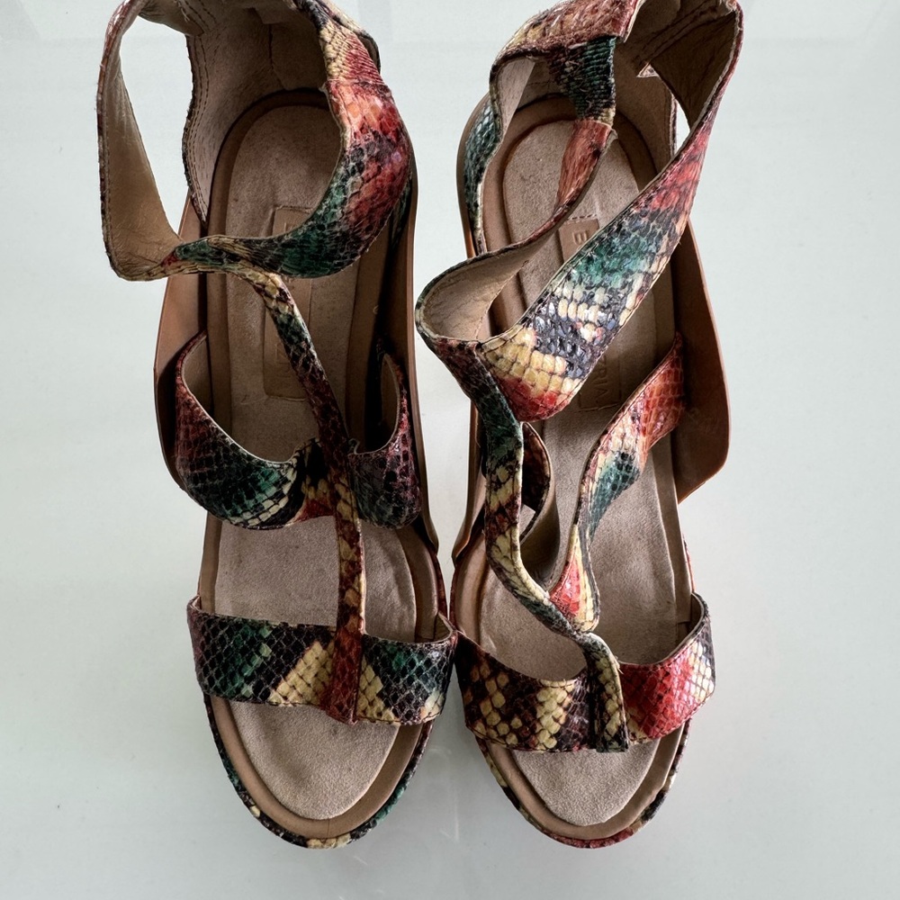 Colorful BCBG Maxazria Snakeskin Women's Sandals